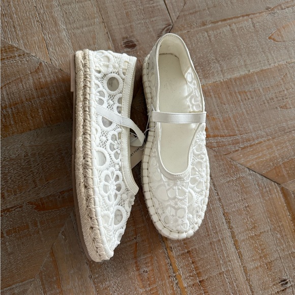 Universal Threads Flats - Picture 4 of 4